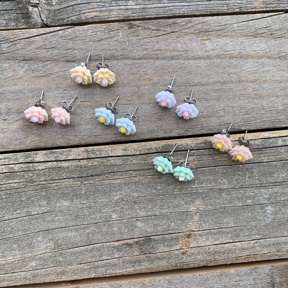 Flower Stud Earrings Stainless Steel Backs Miniature Dainty Handmade Earrings - Picture 2 of 3